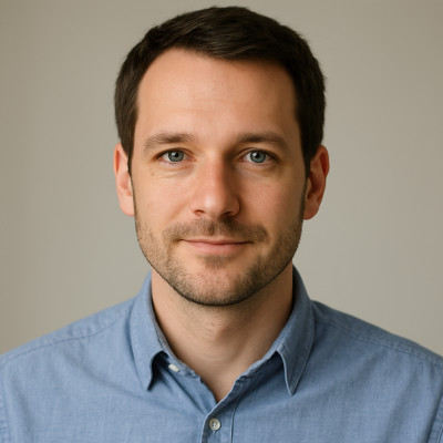 Tobias F.